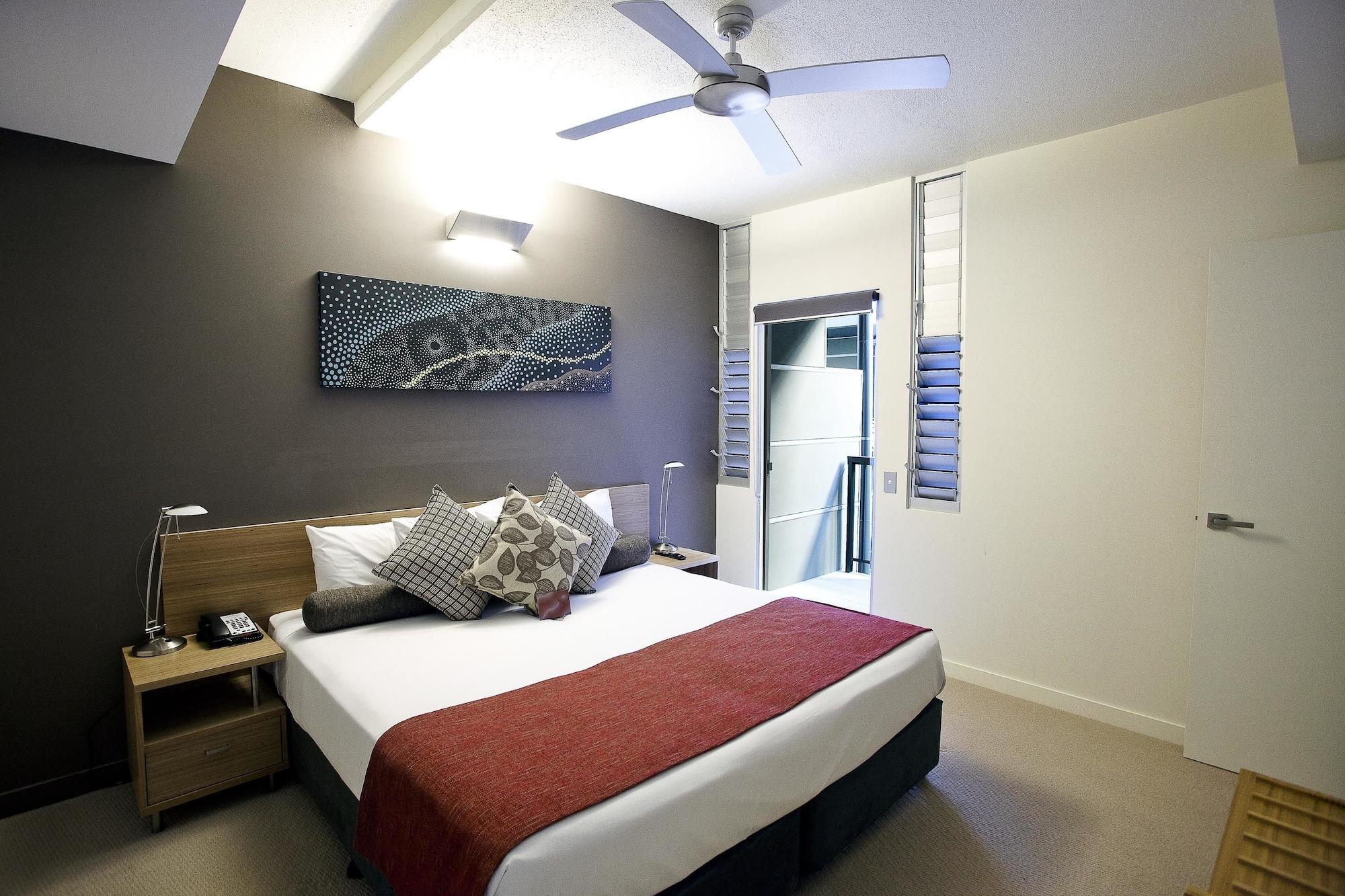 Peppers Noosa Resort And Villas Luaran gambar A bedroom at the Mantra on the Lake