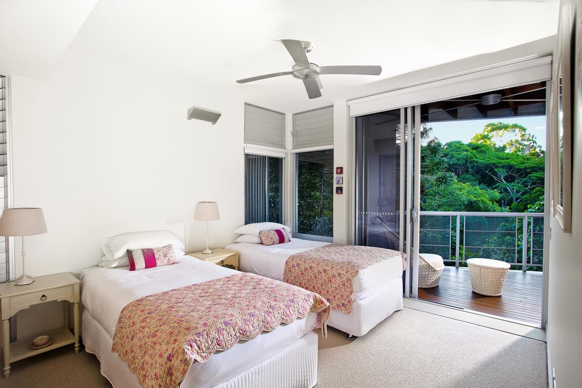 Peppers Noosa Resort And Villas Luaran gambar A bedroom at the resort