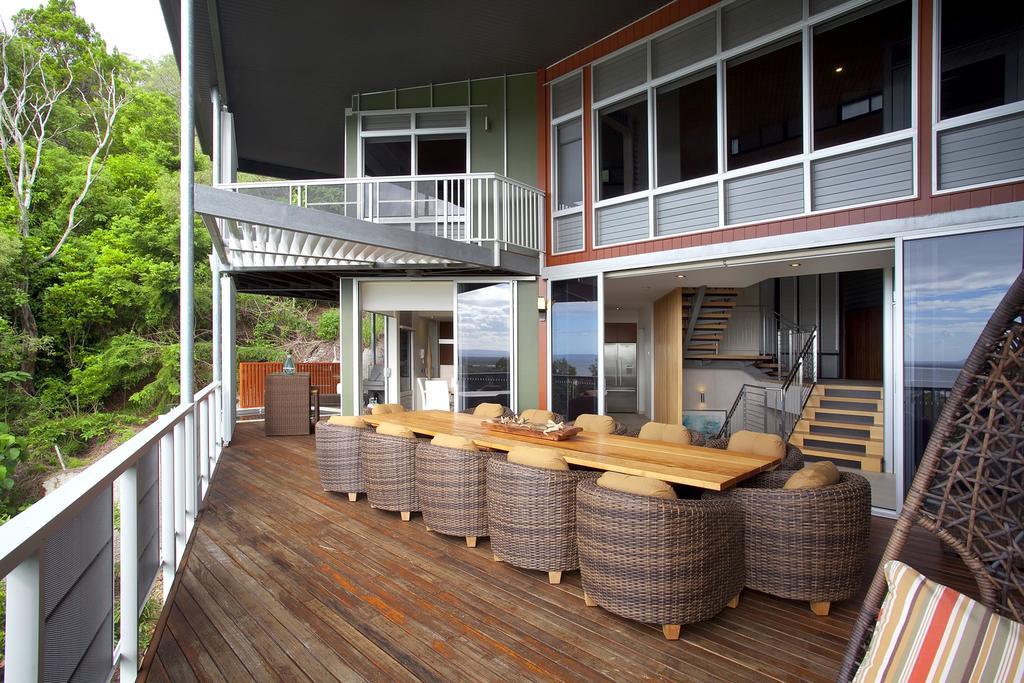 Peppers Noosa Resort And Villas Luaran gambar The deck of a villa at the resort
