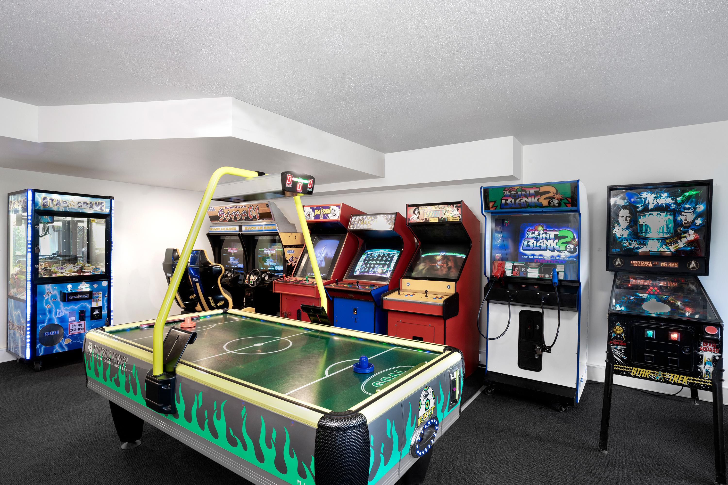 Peppers Noosa Resort And Villas Luaran gambar A typical air hockey table